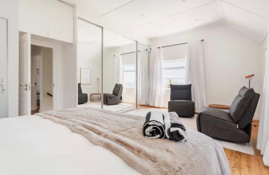 To Let 2 Bedroom Property for Rent in Green Point Western Cape